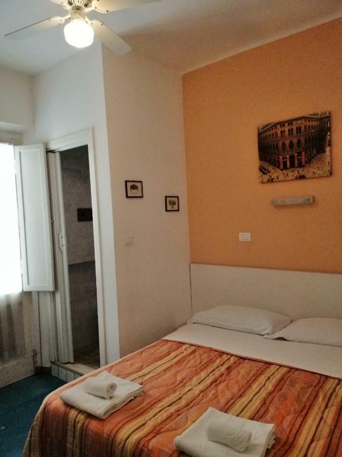 Hotel Manolita Rimini Exterior foto